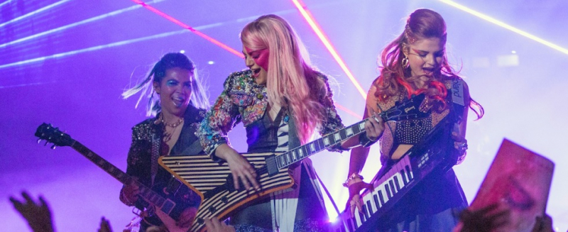 Jem and the Holograms – cover