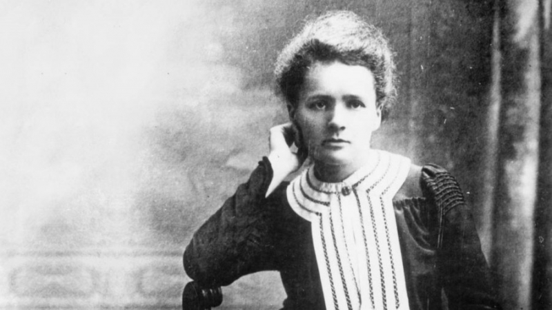 „Maria Curie” – pierwsze zdjęcia z filmu o polskiej noblistce. Zobacz tytułową postać!