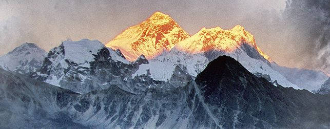 „Everest. Na pewną śmierć” – wspomnienia himalaisty w sprzedaży