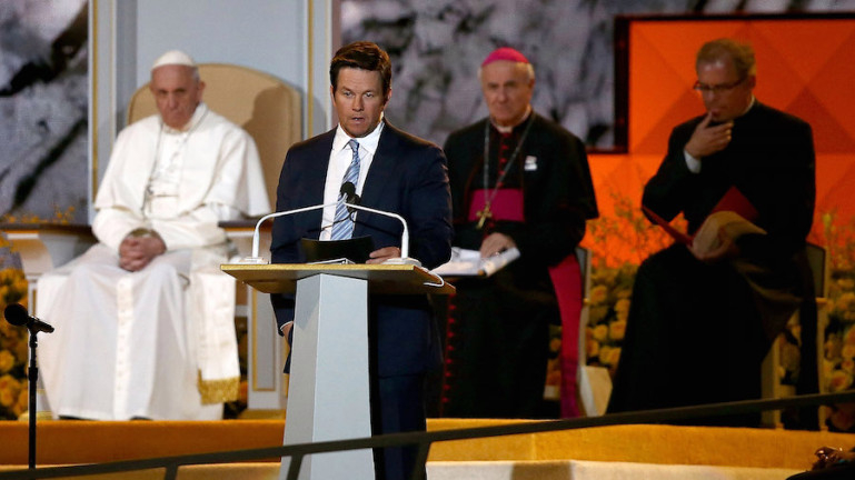 Mark Wahlberg papież Ted - zdjęcie