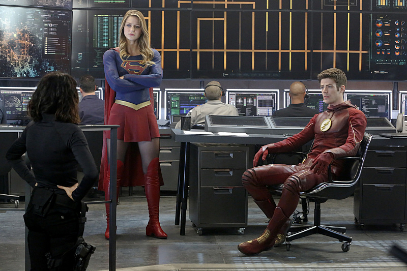 Melissa Benoist i Grant Gustin - zdjęcie z Supergirl