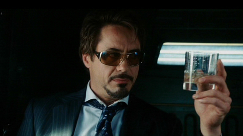 Iron Man i Kamień Duszy – jedna z tych dziwniejszych plotek sugerujących, że Kamień Duszy znajduje się w reaktorze łukowym Tony’ego Starka.
