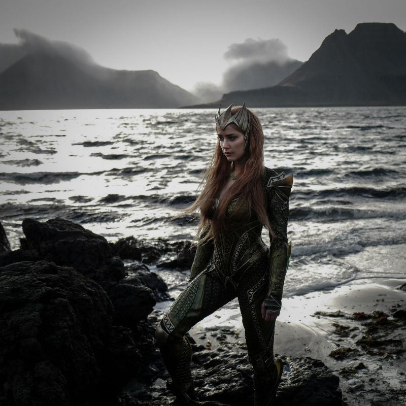 Piękna Amber Heard w Aquaman. Zobacz kolorowe zdjęcia postaci!