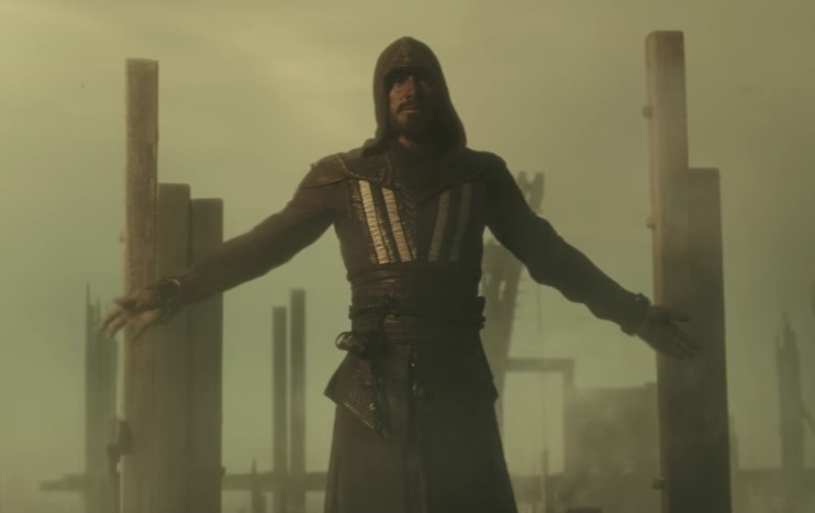 Skok wiary w ekranizacji Assassin’s Creed. Nowe fragmenty filmu