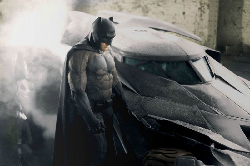 Liga Sprawiedliwości: zdjęcia zabawki pokazują Batmobil ze szczegółami