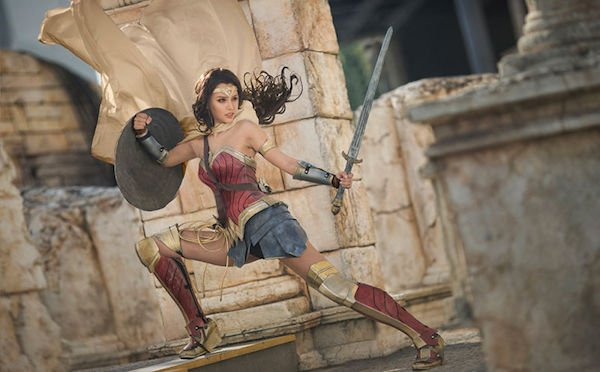 Kilory jako Wonder Woman - cosplay