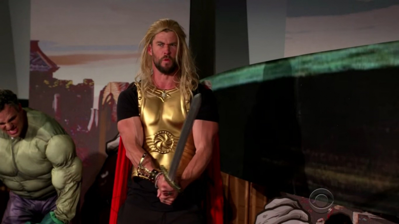 Obsada filmu Thor: Ragnarok zaskoczyła widzów w kinie. Zobacz zabawną akcję