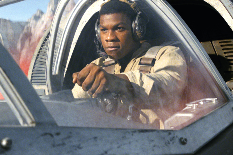 John Boyega porównuje filmowe franczyzy do "luksusowego więzienia"