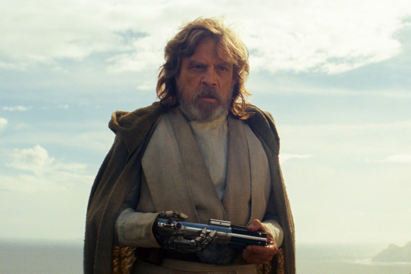Gwiezdne Wojny: ostatni Jedi – dlaczego Luke miał niebieski miecz świetlny?