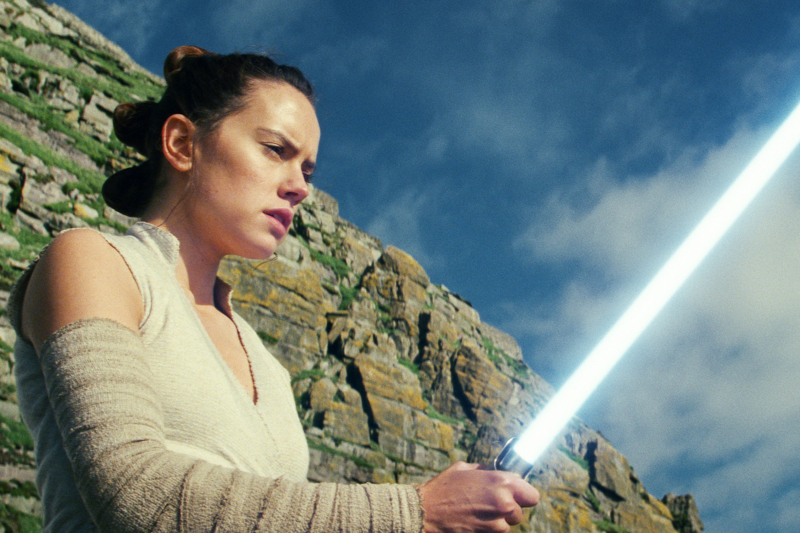 Gwiezdne Wojny – zniszczony miecz Rey może powrócić w nowym filmie