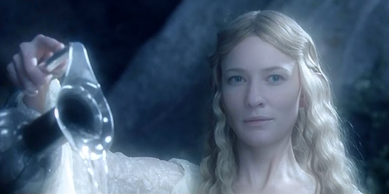 2. Galadriela - elfka, korzystająca z mocy magii Lorien, jak i jednego z elfickich Pierścieni Władzy, którego była powierniczką