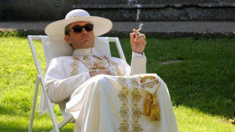 The New Pope – Jude Law i John Malkovich na pierwszym zdjęciu z serialu