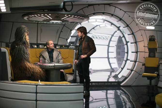Han Solo: Gwiezdne wojny – historie – zobacz bohaterów na kinowym standzie