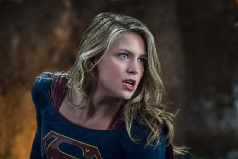 [SDCC 2018] Supergirl – Marsjański Łowca Ludzi i reszta na plakacie 4. sezonu
