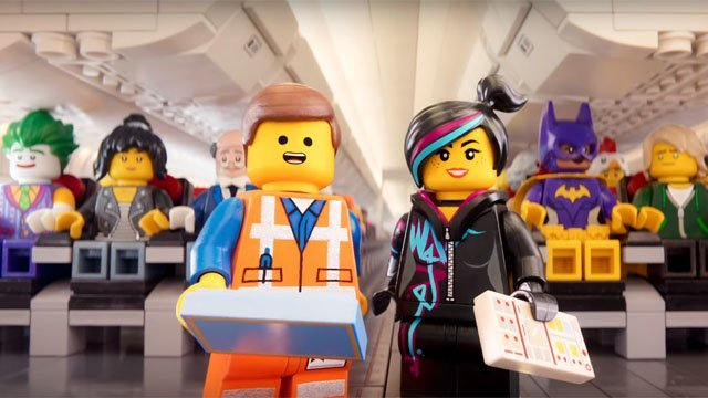 LEGO Batman chce, byś był bezpieczny w czasie lotu – zobacz wideo