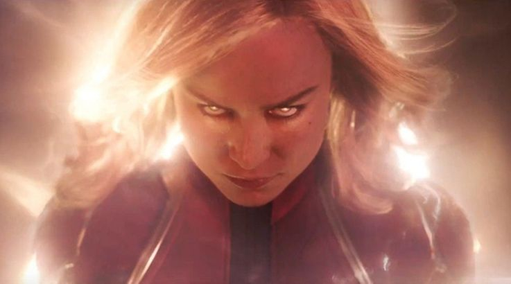 Captain Marvel – co sądzicie o stroju? Brie Larson w kostiumie w nowym wideo