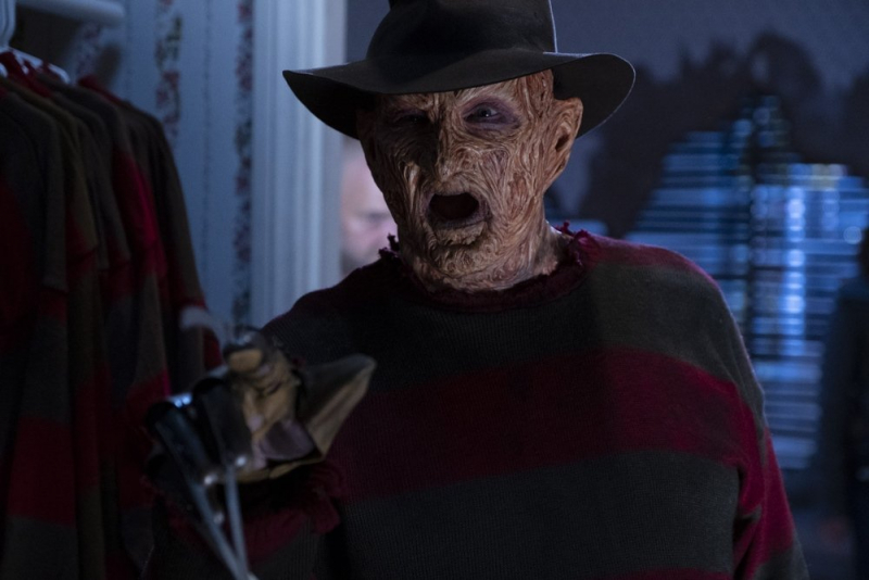 Robert Englund jako Freddy Krueger w serialu Goldbergowie - zdjęcie
