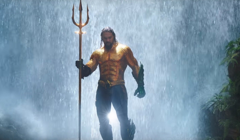 Aquaman – Jason Momoa w ikonicznym stroju. Zobacz znakomity poster