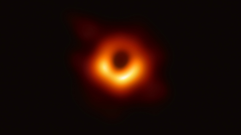Mamy pierwsze zdjęcie czarnej dziury. Przypomina to, co widzieliśmy w filmie Interstellar