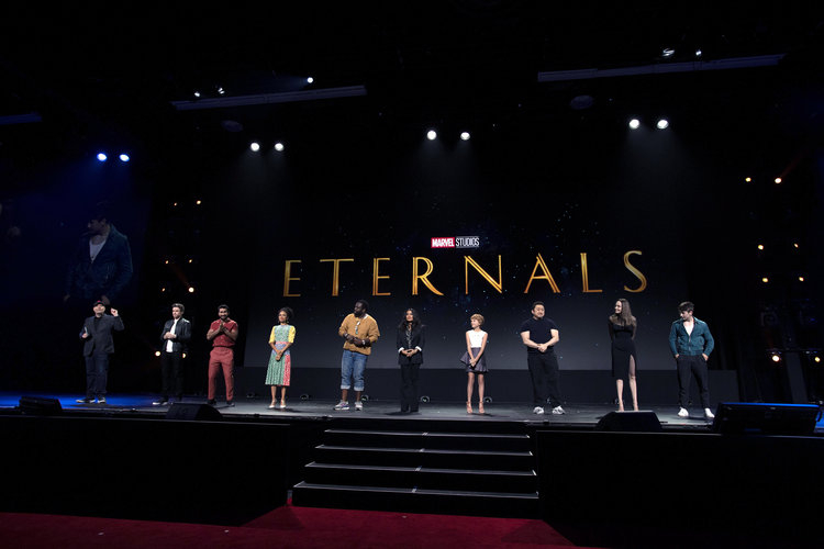 The Eternals - nowe zdjęcia z planu filmu. Angelina Jolie w kostiumie