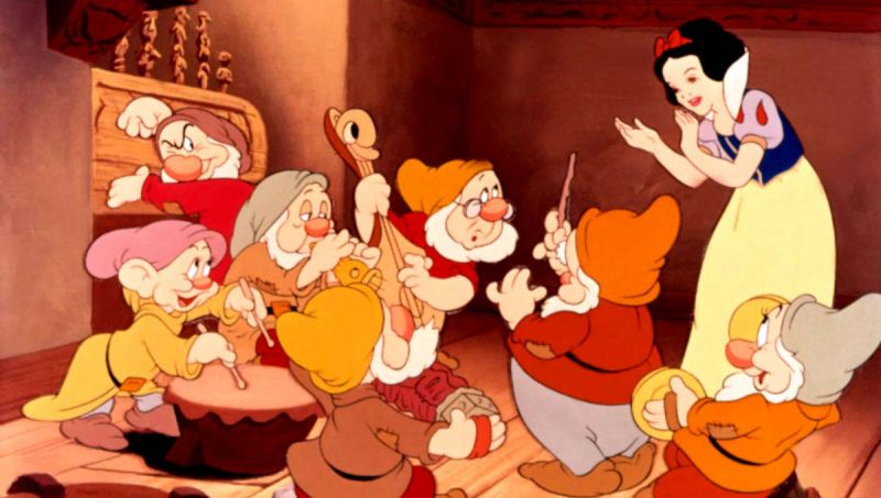 Królewna Śnieżka bez krasnoludków! Disney odpowiada Peterowi Dinklage'owi