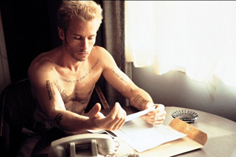 90. Memento (2000)