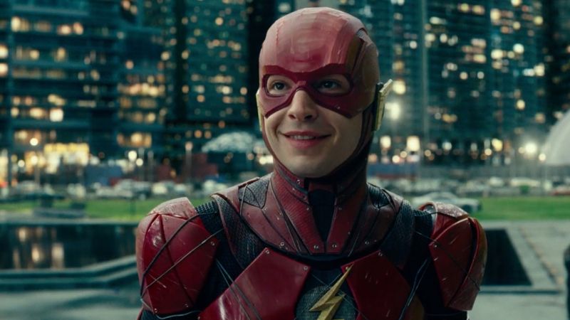 The Flash - Batman w nowych barwach. Zdjęcie kostiumu superbohatera