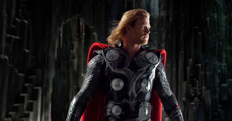 Thor - gwiazda Chirurgów jako bohater na wczesnym szkicu koncepcyjnym z filmu