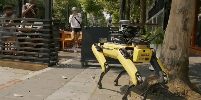 Formant pozwoli sterować robotem Boston Dynamics za pomocą pada