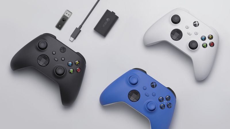 Xbox Series X/S – Microsoft ujawnia pady, które zadebiutują na początku generacji