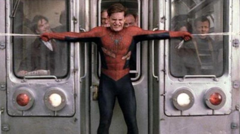 12. Spider-Man walczy z Doktorem Octopusem w pociągu miejskim – Spider-Man 2