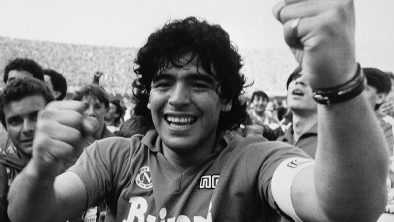 Diego Maradona nie żyje. Był wybitnym piłkarzem, ale też ikoną popkultury