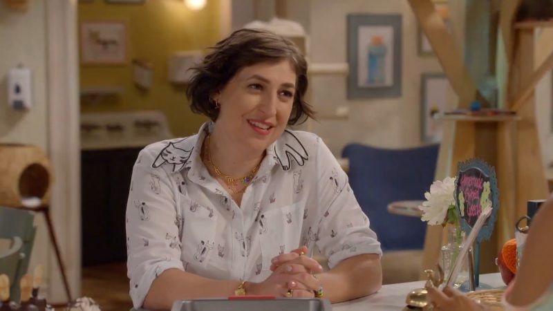 Call Me Kat: Mayim Bialik łamie czwartą ścianę w zwiastunie nowego sitcomu