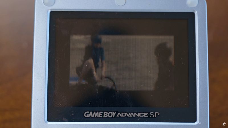 Youtuber odpalił Teneta na konsoli Game Boy Advance