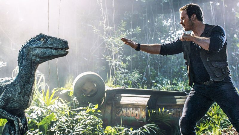 Jurassic World: Dominion - Chris Pratt na nowym zdjęciu. Antagonistą będzie złoczyńca z Parku Jurajskiego?