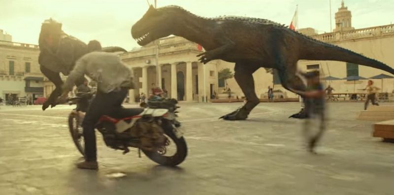 Jurassic World: Dominion - zwiastun w sieci. T-Rex i raptory sieją grozę w centrum miasta