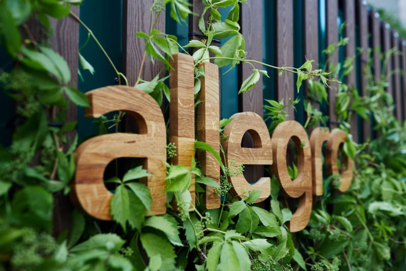 Allegro solidaryzuje się z Ukrainą. Blokuje sprzedaż rosyjskich i białoruskich marek