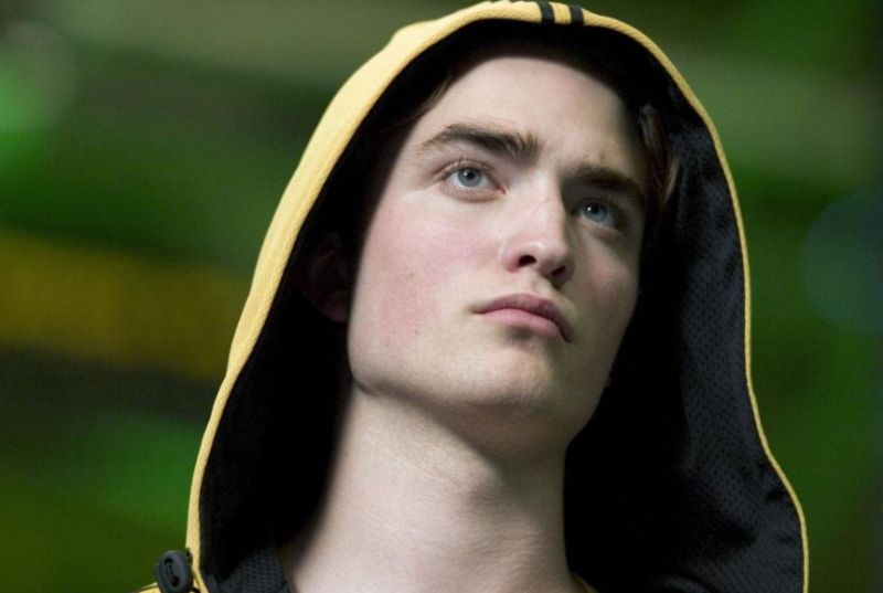 19-letni Pattinson zagrał Cedrika Diggory’ego w Harrym Potterze i Czarze Ognia i dwa lata później w Harrym Potterze i Zakonie Feniksa. Te pierwsze role przyniosły mu popularność i zapoczątkowały karierę aktorską.