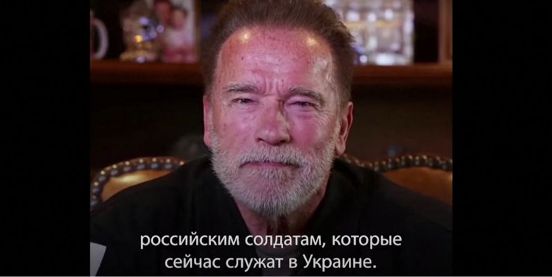Arnold Schwarzenegger z wiadomością do rosyjskich żołnierzy. Odnosi się w niej do ojca nazisty