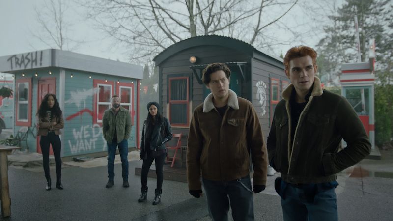 Riverdale - prezes The CW o powodach kasacji serialu. Co dalej z Arrowverse?