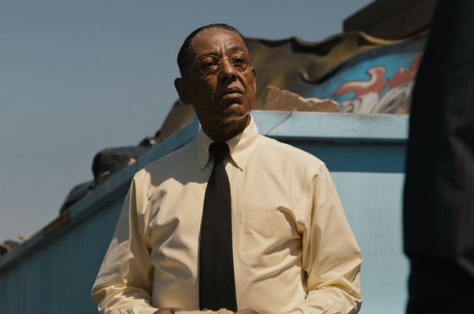 Giancarlo Esposito ma 173 cm wzrostu. Aktor jest znany z seriali takich jak: Breaking Bad, Zadzwoń do Saula, The Mandalorian czy Ojciec chrzestny Harlemu. 