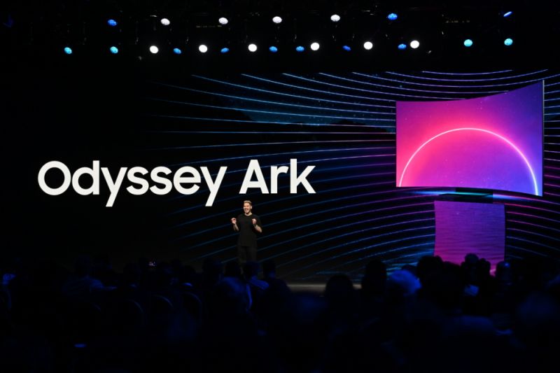 Samsung Odyssey Ark, czyli monstrualny 55-calowy monitor gamingowy, już w sierpniu może trafić do sprzedaży