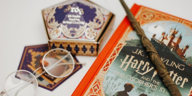 Harry Potter: nowe okładki do ebooków i audiobooków z bohaterami w świeżej odsłonie [ZDJĘCIA]