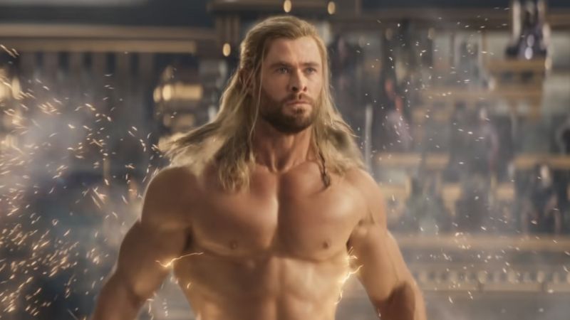 Thor: miłość i grom - Taika Waititi zdradza powód nagiej sceny z Thorem