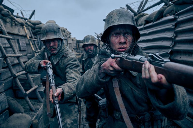 Na Zachodzie bez zmian - zdjęcia z filmu wojennego Netflixa. I wojna światowa na ekranach