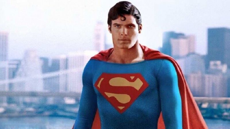 Strój Supermana z filmu Superman: The Movie (1978) - 115 000 dolarów