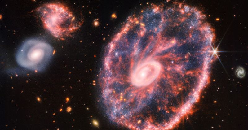 Teleskop Webba - nowe zdjęcia urzekają. Fascynująca Galaktyka Koło Wozu