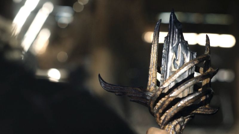 Władca Pierścieni - jaką rolę w fabule serialu Amazona odegra miecz Saurona? Poszlaki i teorie