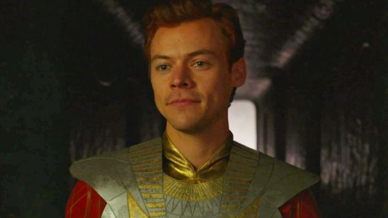 Eternals - w scenie po napisach Harry Styles zadebiutował w MCU jako istotna postać, która jeszcze powróci. Za ten krótki występ dostał 300 tysięcy dolarów.