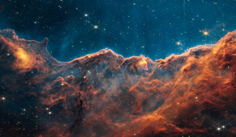 Teleskop Webba - nowe, piękniejsze zdjęcie mgławicy Carina! Kosmiczne Klify ukryły coś jeszcze